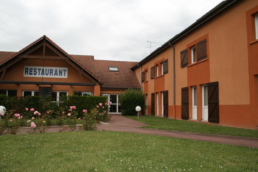 Comfort Hotel Orleans Saran Buitenkant foto