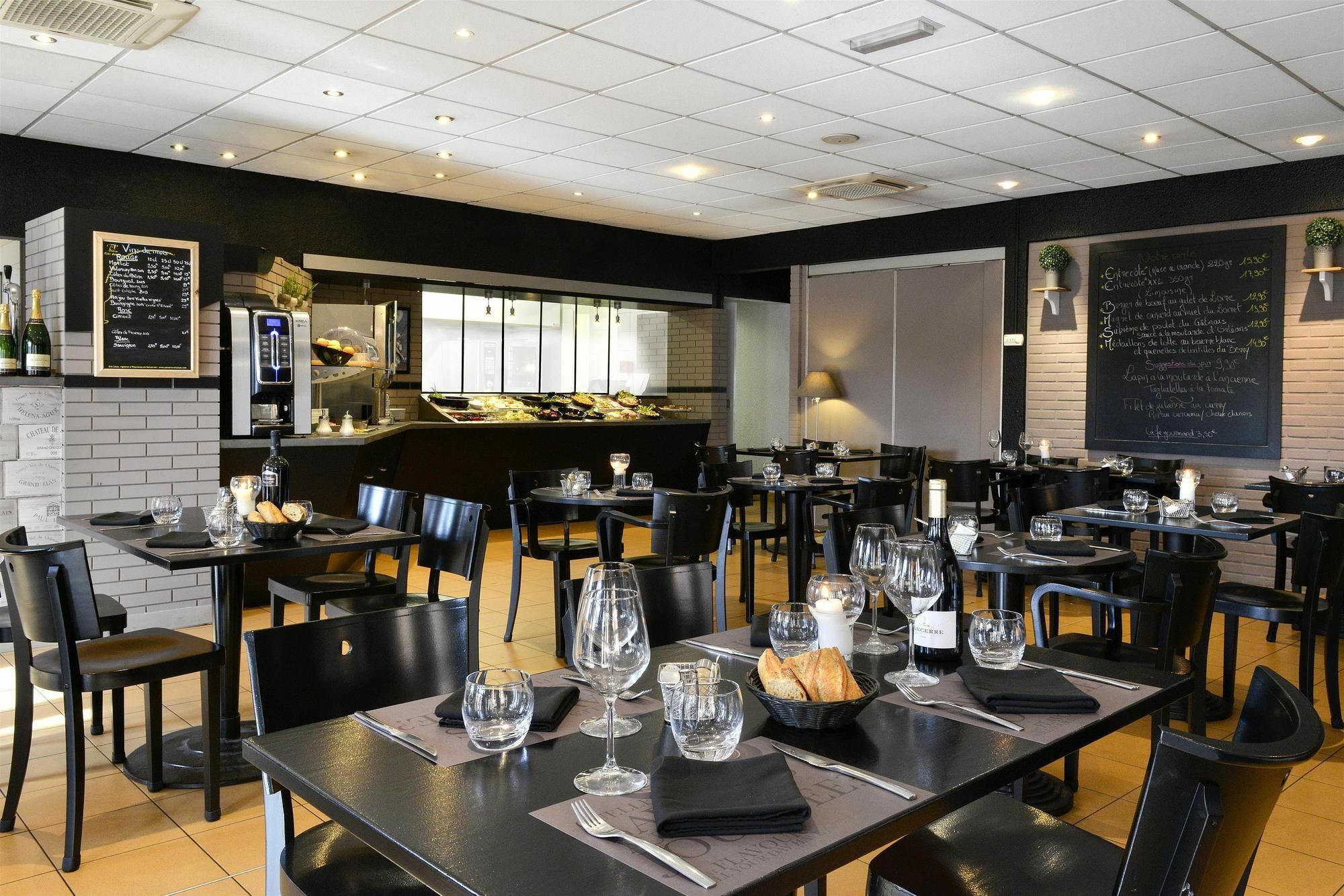 Comfort Hotel Orleans Saran Buitenkant foto
